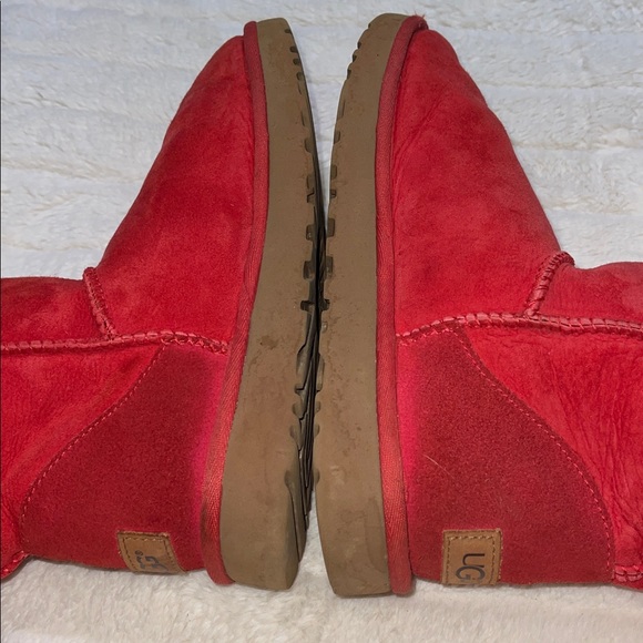 UGG Classic Short II Red Boots - Picture 4 of 11
